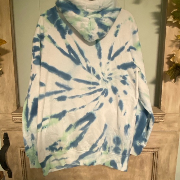 NWT Marvel Tie Dye Hooded Sweatshirt - Adult medium - Picture 3 of 3